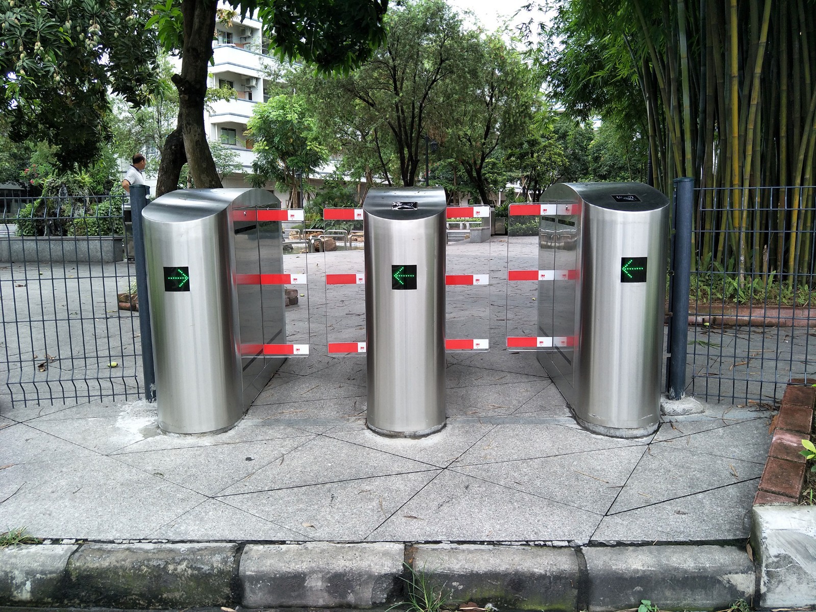 1584064958628876.jpg 門禁機(jī).jpg